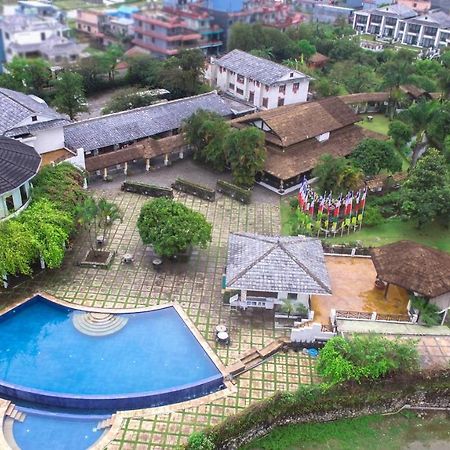 Shangri-La Village Resort, Pokhara Bagian luar foto