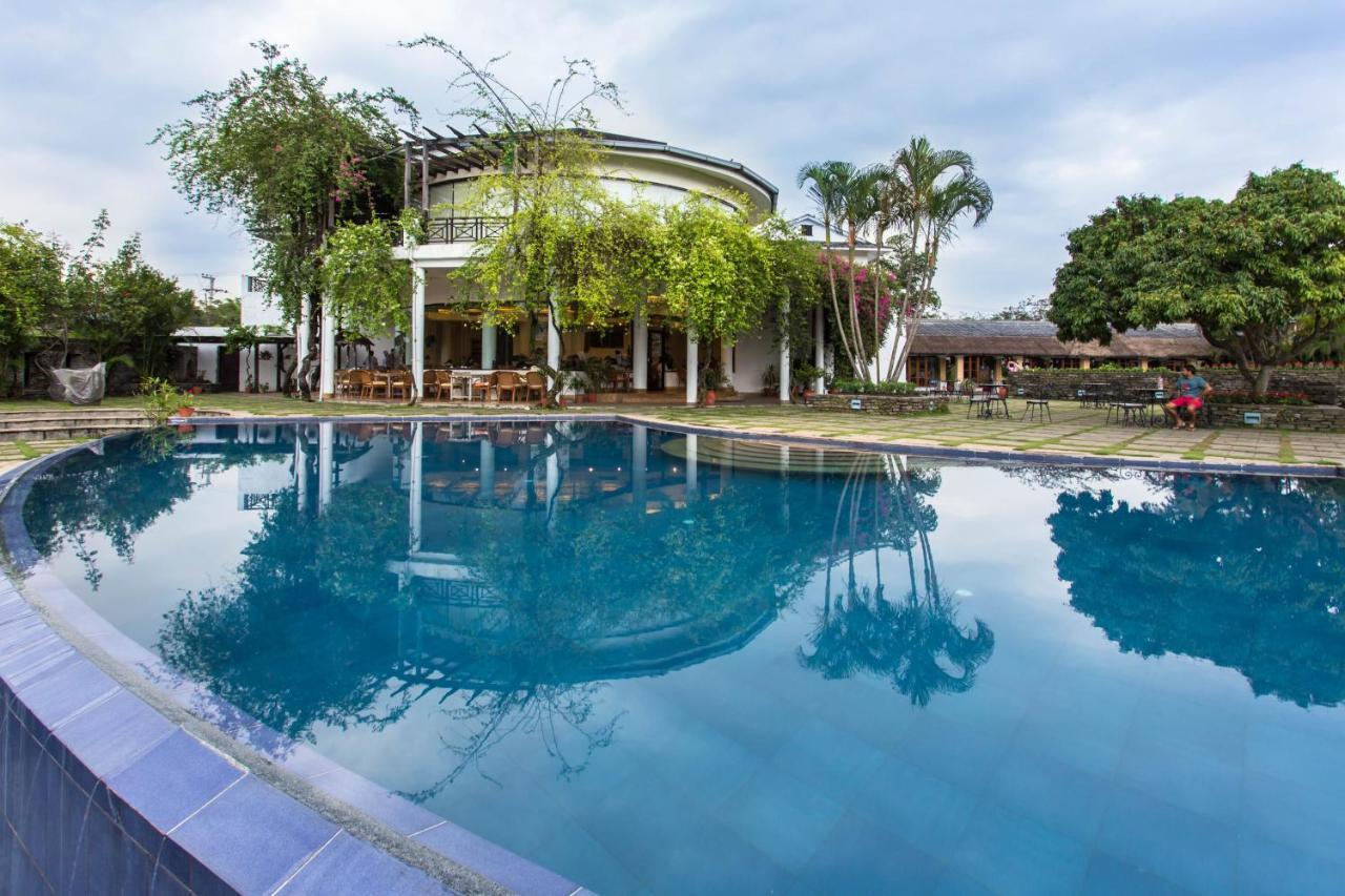 Shangri-La Village Resort, Pokhara Bagian luar foto