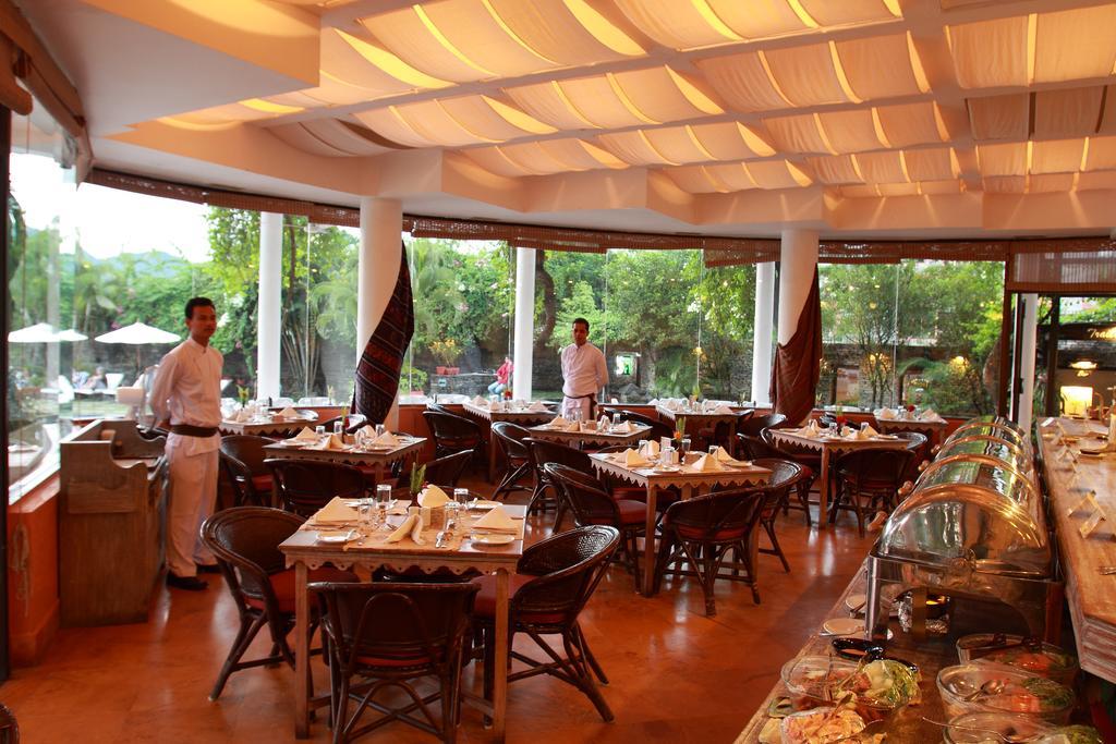 Shangri-La Village Resort, Pokhara Bagian luar foto