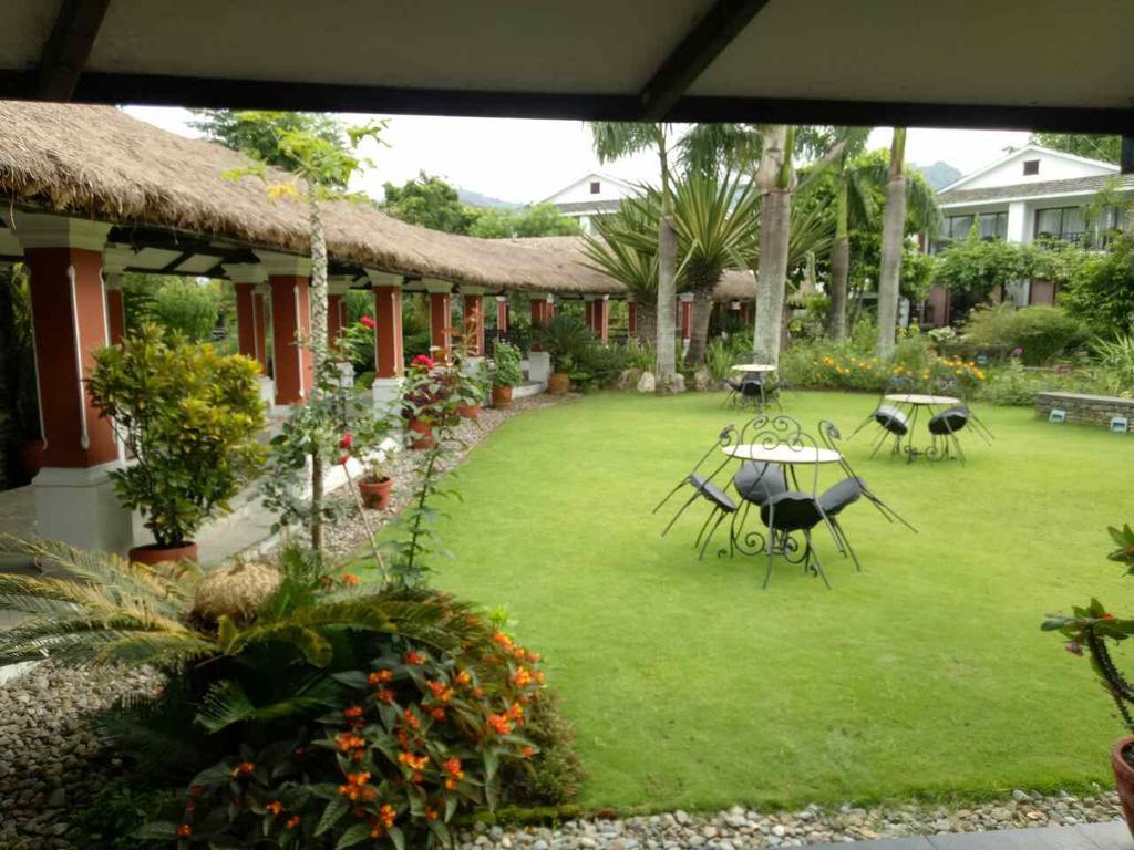 Shangri-La Village Resort, Pokhara Bagian luar foto